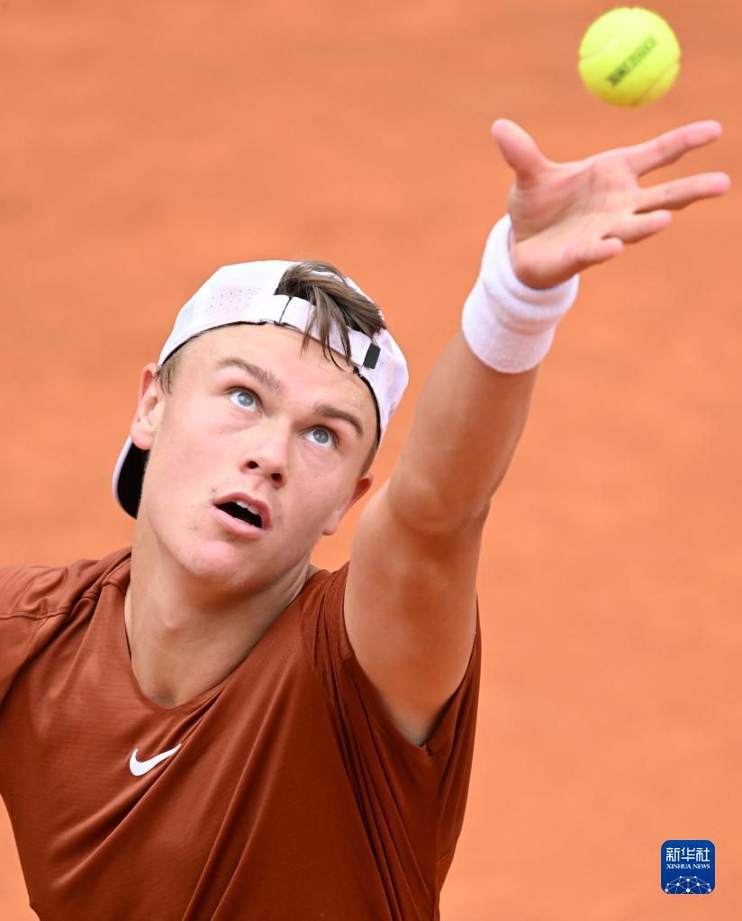 他瞬间成为 他瞬间成为